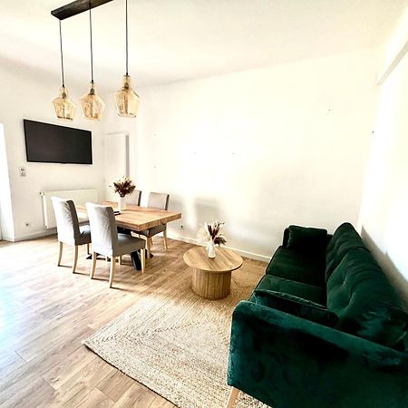 Appartement Eygalieres Avec Petit Jardin Zewnętrze zdjęcie