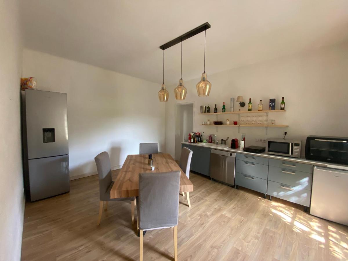 Appartement Eygalieres Avec Petit Jardin Zewnętrze zdjęcie