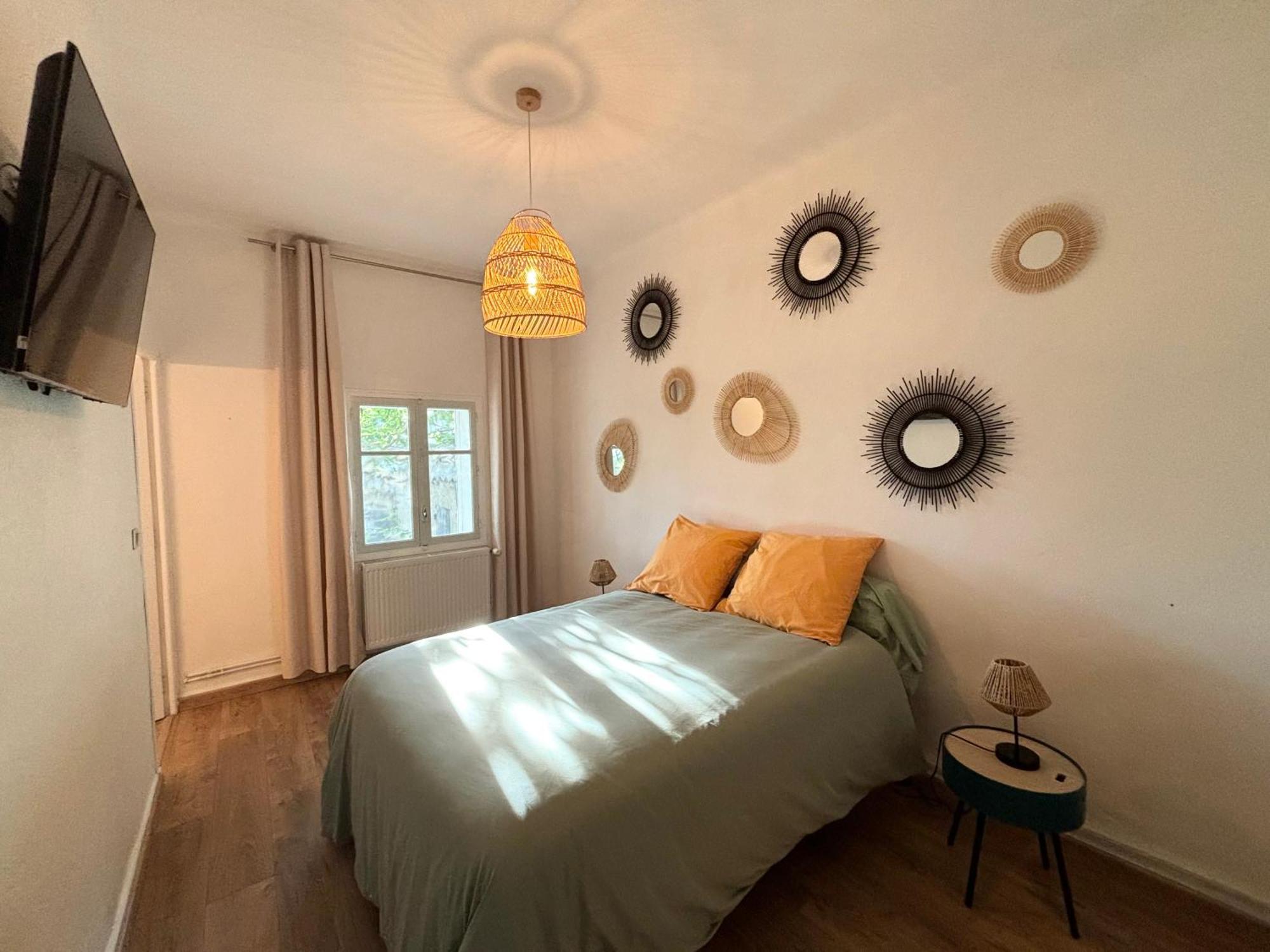 Appartement Eygalieres Avec Petit Jardin Zewnętrze zdjęcie