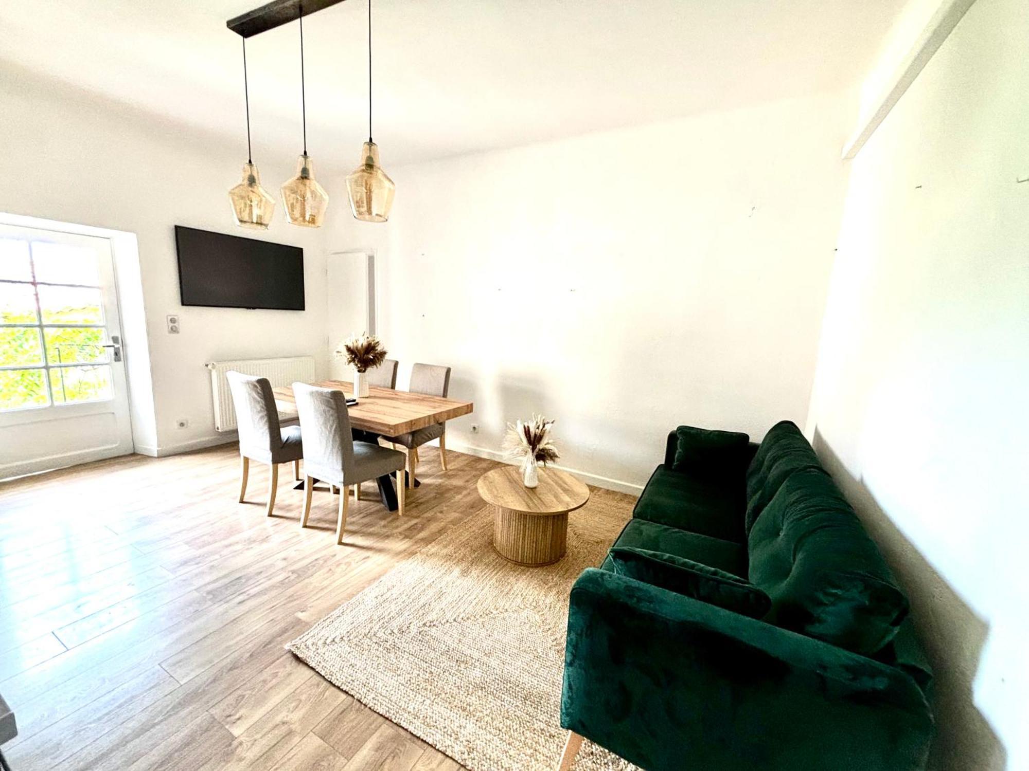 Appartement Eygalieres Avec Petit Jardin Zewnętrze zdjęcie